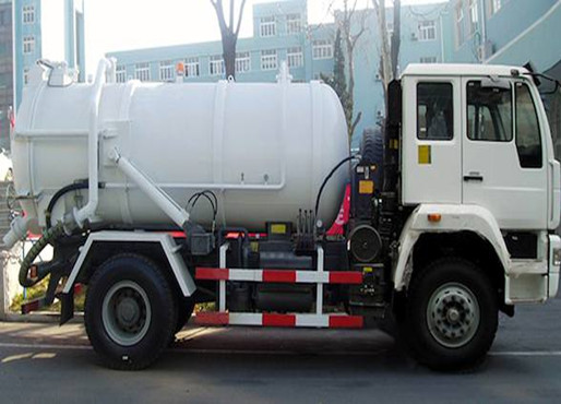 HOWO 8m3 SINOTRUK 4x2 Vacuum Sewer Cleaner