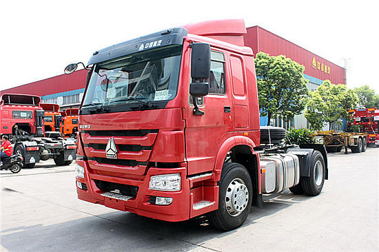 SINOTRUK HOWO 4X2 290hp Tractor Truck